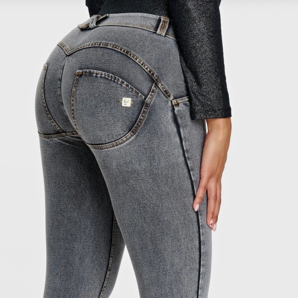 ISO LOW RISE FREDDY GREY JEANS